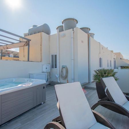 Kernice Penthouse With Sea And Country Views Of Xghajra Kültér fotó